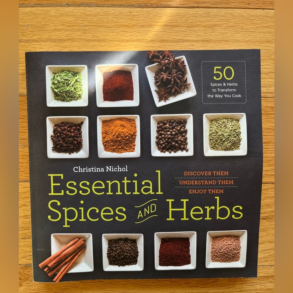 Essentials Spices and Herbs by Christina Nichol‎